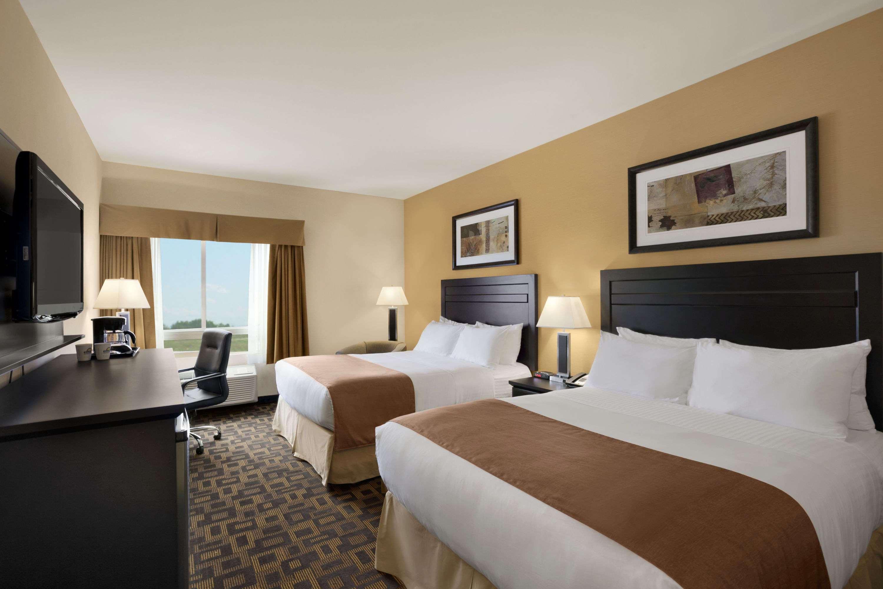 Days Inn & Suites By Wyndham Winnipeg Airport Manitoba Exterior photo